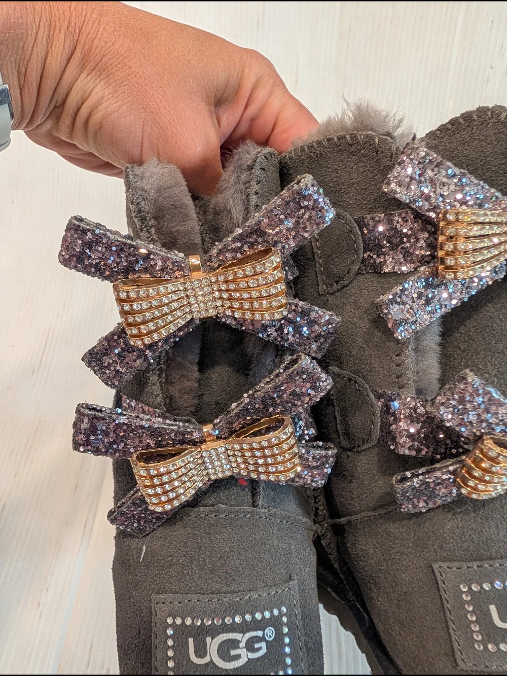 UGG Bailey Bling Glitz Kids Gray Suede Shearling Bow-Back Mid Boots Size 4